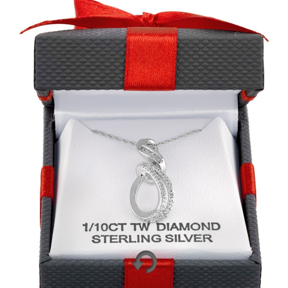 Brand new fabulous 1/10 ct diamond necklace